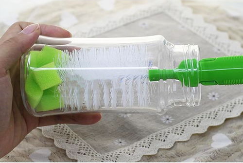 宝宝常用的奶瓶有多脏,显微镜下都是细菌的温床,你还给宝宝用吗